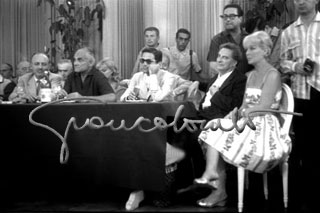 Alberto Moravia, Pier Paolo Pasolini, Carlo Levi e Franca Pasut, in conferenza stampa per la presentazione di ''Accattone''. Mostra del Cinema di Venezia, 1961