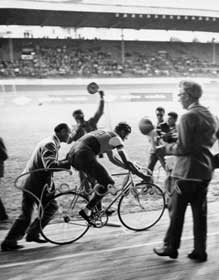 Indoor bicycle race championship. Milan, 1956