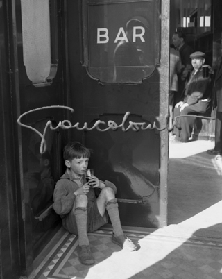 No boys allowed inside, Dublin, 1951