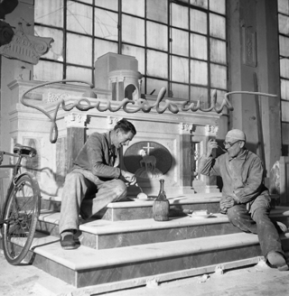 Lunch time for marble miners, Carrara, 1952