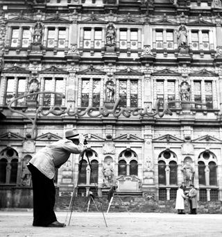 Foto ricordo nella piazza di Heidelberg, 1952