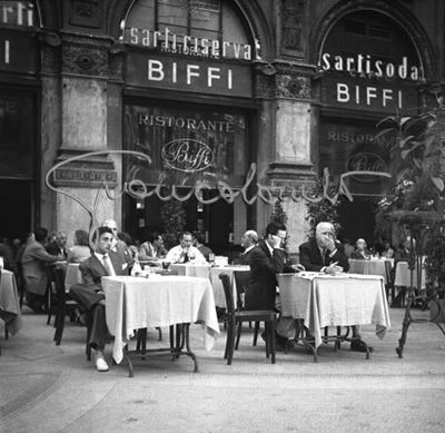 Ristorante Biffi in Galleria Vittorio Emanuele II. Milano, 1948