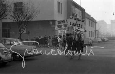 Manifestazione per il Piccolo Divorzio. Milano, 1962